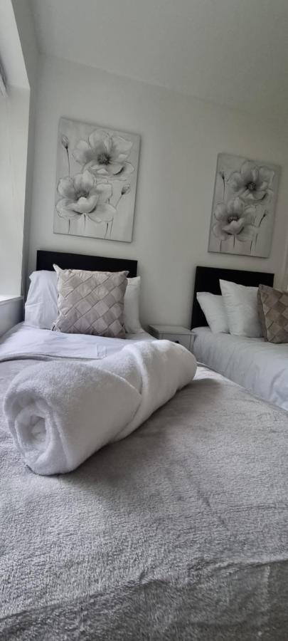 Silver Serenity Stoke-on-Trent Extérieur photo